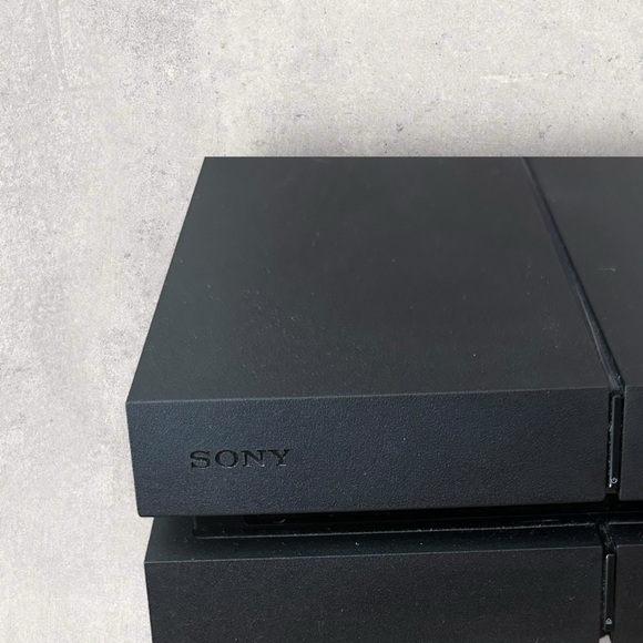 Sony PlayStation 4 with Box! Includes THREE Dual Shock Controllers Black & Red - Picture 10 of 11